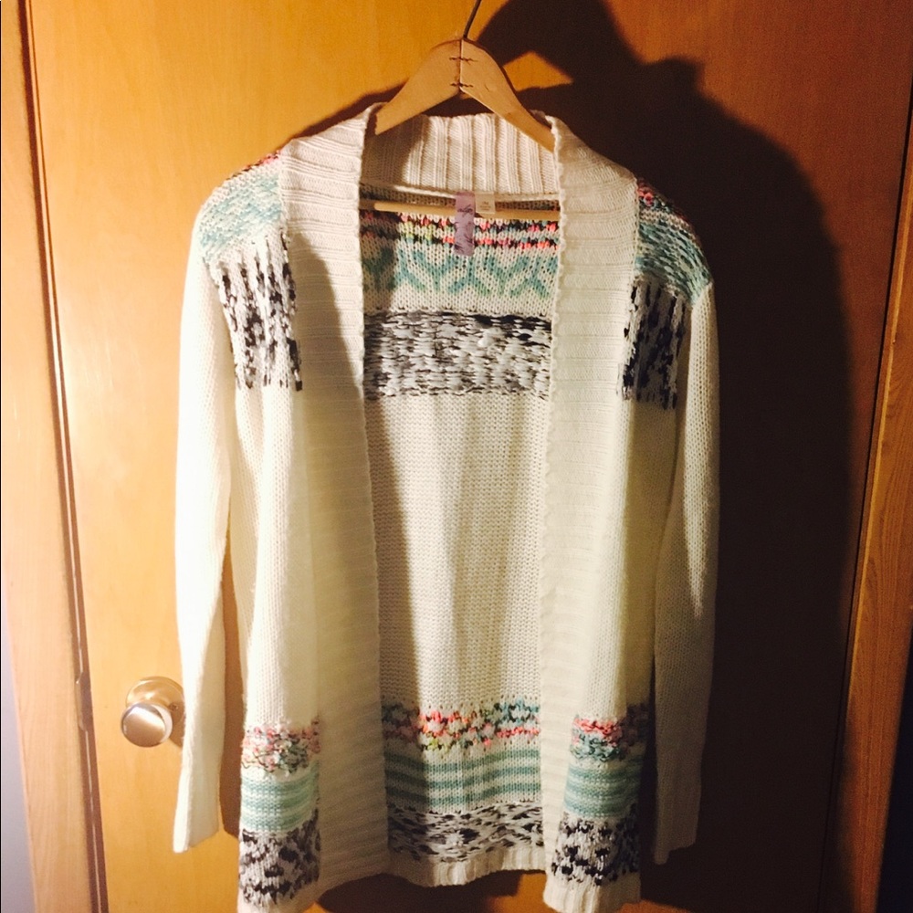 Alya Cardigan